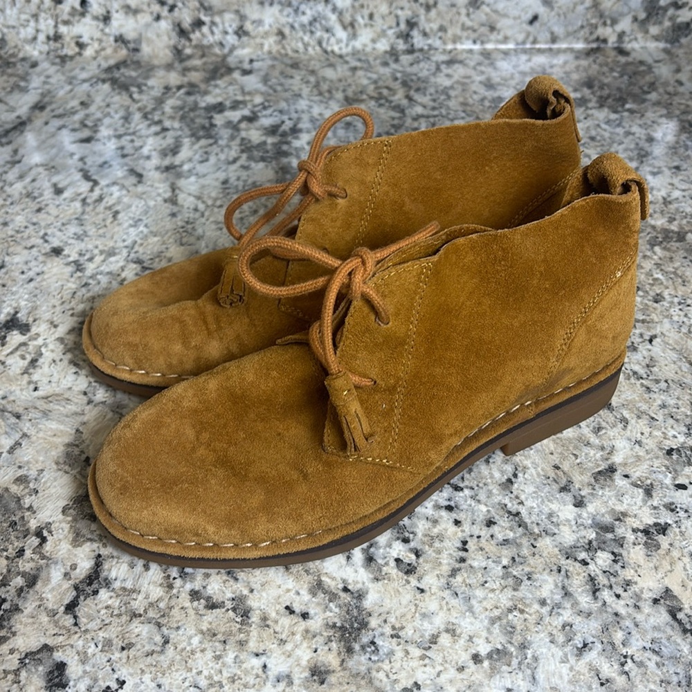 Hush Puppies Brown Suede Ankle Booties Tassel Tie Womens Size 6.5